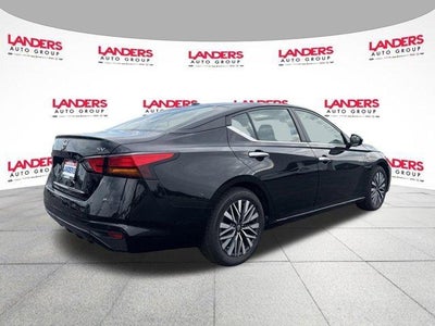 2024 Nissan Altima 2.5 SV Sedan