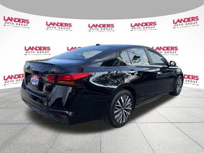 2024 Nissan Altima 2.5 SV Sedan