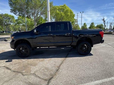 2018 Nissan Titan 4x4 Crew Cab SV