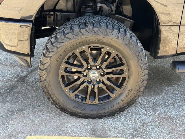 2018 Nissan Titan 4x4 Crew Cab SV