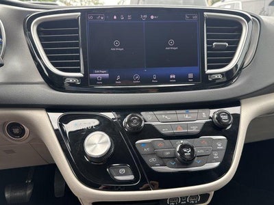 2023 Chrysler Pacifica Touring L FWD