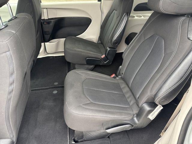 2023 Chrysler Voyager LX FWD
