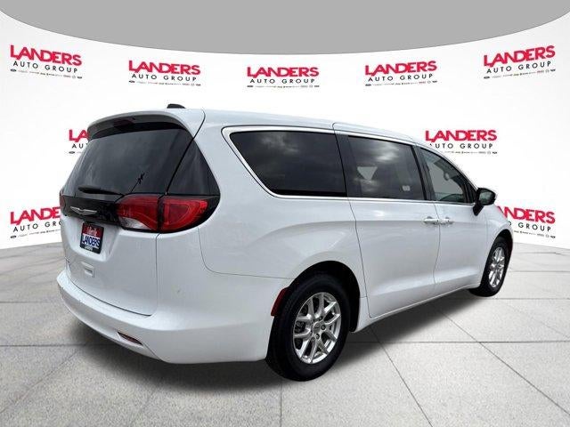 2023 Chrysler Voyager LX FWD