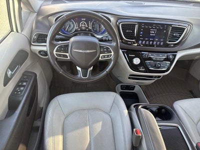 2017 Chrysler Pacifica Touring-L Plus FWD