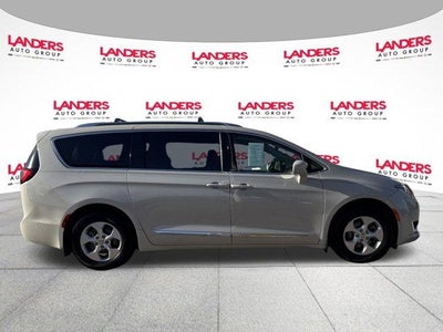 2017 Chrysler Pacifica Touring-L Plus FWD