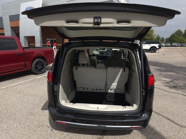 2019 Chrysler Pacifica Limited FWD