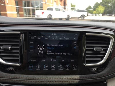 2019 Chrysler Pacifica Limited FWD