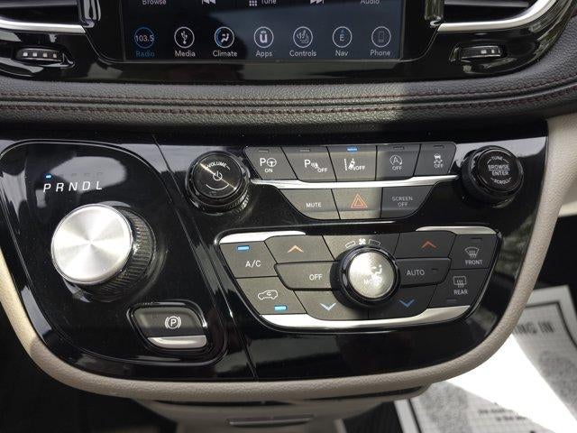 2019 Chrysler Pacifica Limited FWD