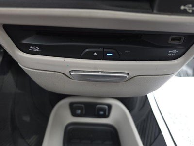 2019 Chrysler Pacifica Limited FWD