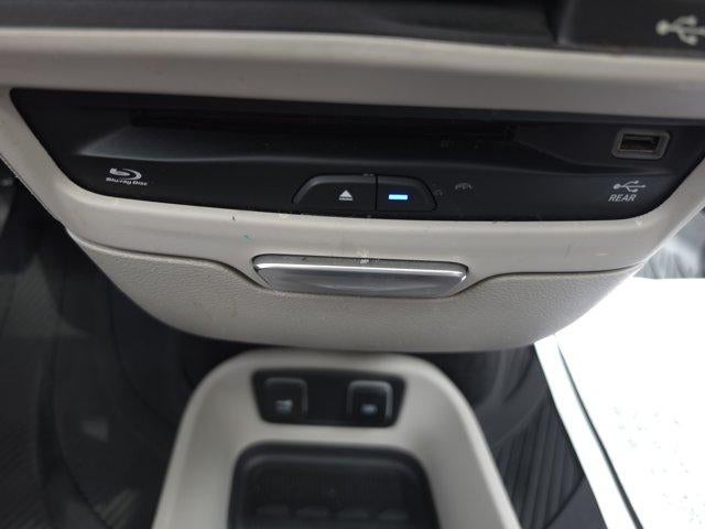 2019 Chrysler Pacifica Limited FWD