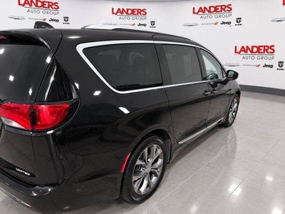 2019 Chrysler Pacifica Limited FWD