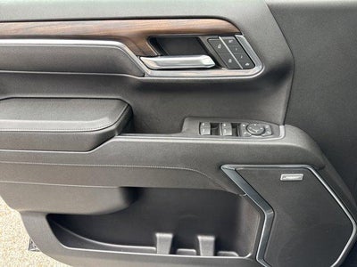 2023 GMC Sierra 1500 Crew Cab Short Box 4-Wheel Drive SLT