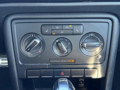 2013 Volkswagen Beetle Convertible 2dr DSG 2.0T PZEV