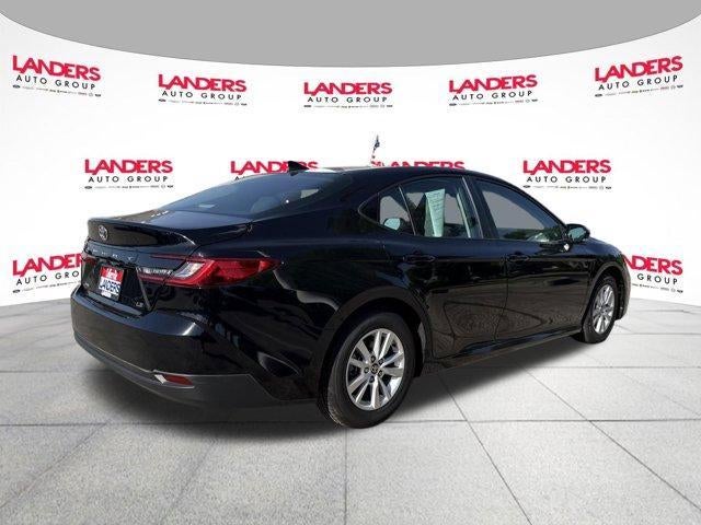 2025 Toyota Camry LE (SE)