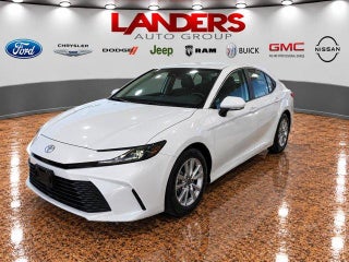 2025 Toyota Camry LE (SE)