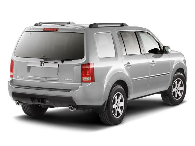 2011 Honda Pilot 2WD Touring with DVD Rear Entertainment System and Navigation