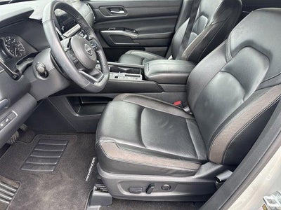 2023 Nissan Pathfinder SL 2WD