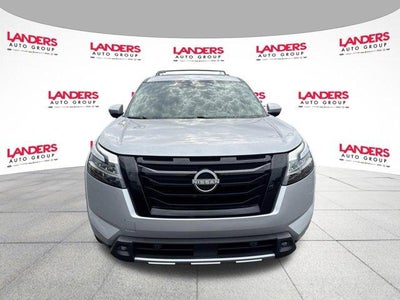 2023 Nissan Pathfinder SL 2WD