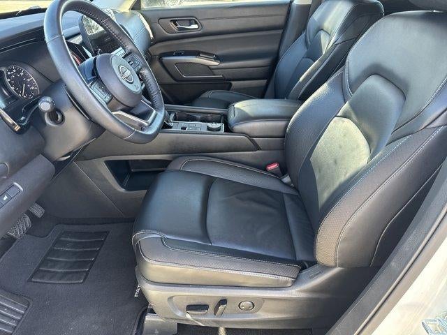 2023 Nissan Pathfinder SL 4WD