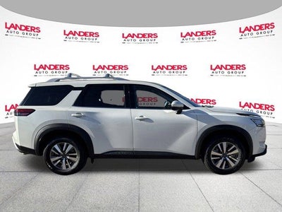 2023 Nissan Pathfinder SL 4WD