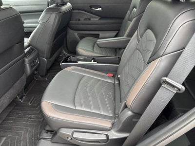 2024 Nissan Pathfinder Platinum 4WD