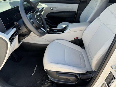 2025 Hyundai TUCSON SE FWD