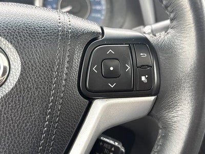 2017 Toyota Sienna XLE FWD 8-Passenger (Natl)