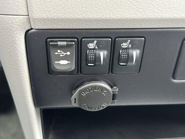 2017 Toyota Sienna XLE FWD 8-Passenger (Natl)