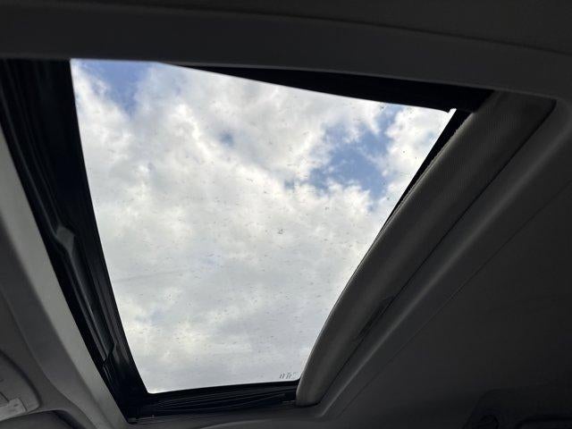 2017 Toyota Sienna XLE FWD 8-Passenger (Natl)