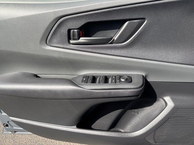 2024 Toyota Prius LE (Natl)