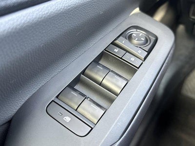 2024 Toyota Prius LE (Natl)