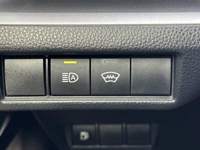 2024 Toyota Prius LE (Natl)