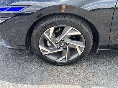 2025 Hyundai ELANTRA SEL Sport IVT