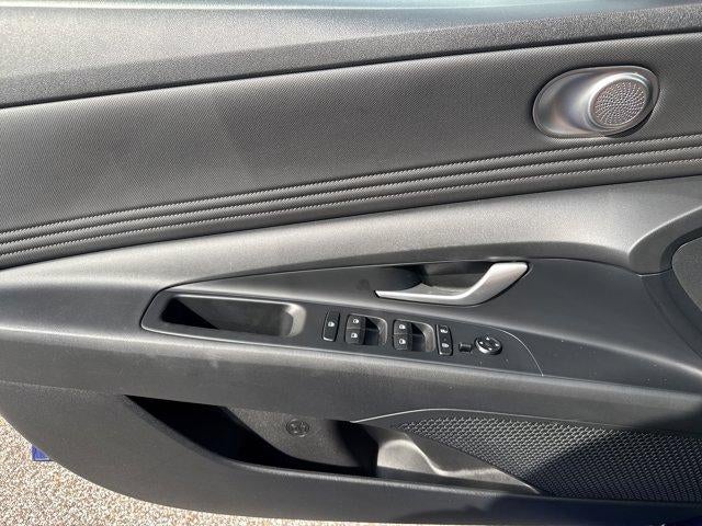2023 Hyundai ELANTRA Limited IVT