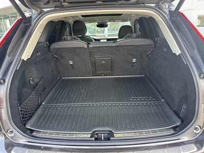 2023 Volvo XC60 Recharge Plug-In Hybrid T8 eAWD PHEV Ultimate Dark Theme