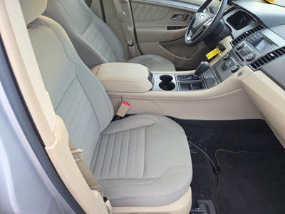 2017 Ford Taurus SE FWD