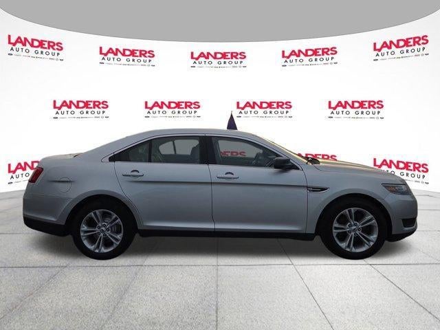 2017 Ford Taurus SE FWD