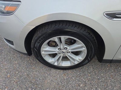 2017 Ford Taurus SE FWD