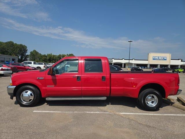 2004 Ford Super Duty F-350 DRW Lariat