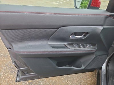 2025 Nissan Kicks SR FWD