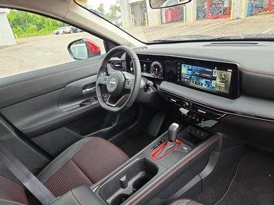 2025 Nissan Kicks SR FWD