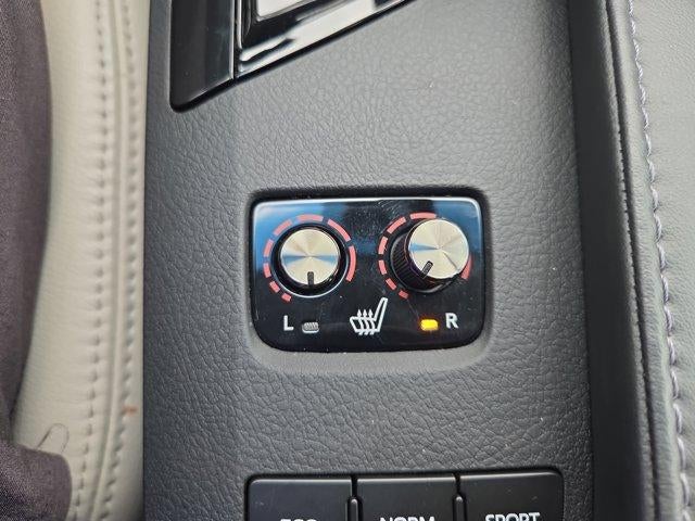 2017 Toyota Avalon XLE (SE)