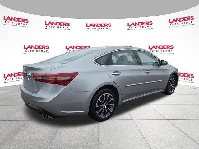 2017 Toyota Avalon XLE (SE)