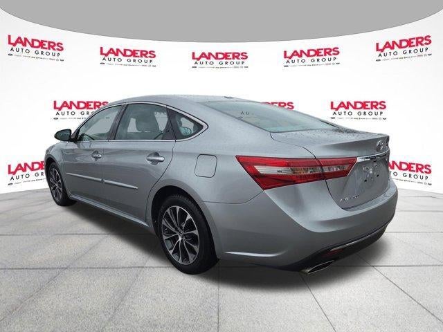 2017 Toyota Avalon XLE (SE)