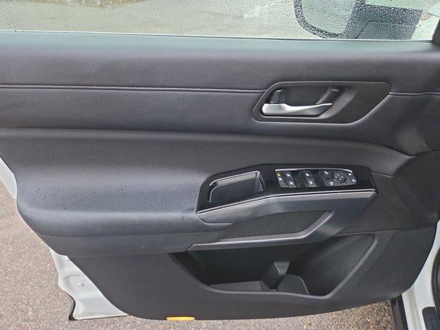 2022 Nissan Pathfinder SL 2WD