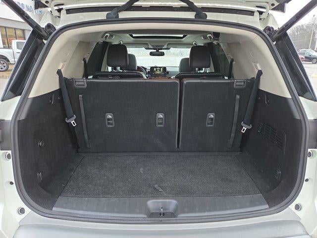 2022 Nissan Pathfinder SL 2WD