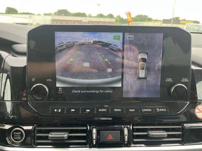 2023 Nissan Pathfinder SL 4WD