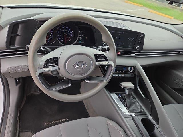 2022 Hyundai ELANTRA SEL IVT