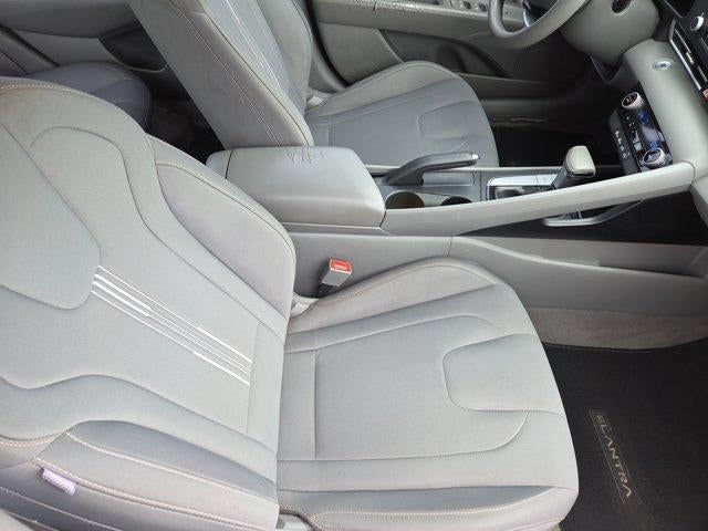2022 Hyundai ELANTRA SEL IVT