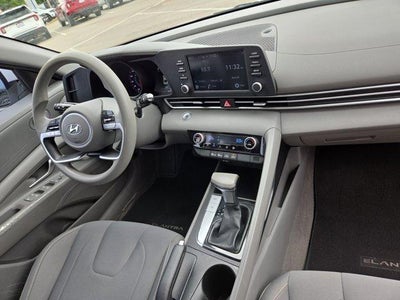 2022 Hyundai ELANTRA SEL IVT